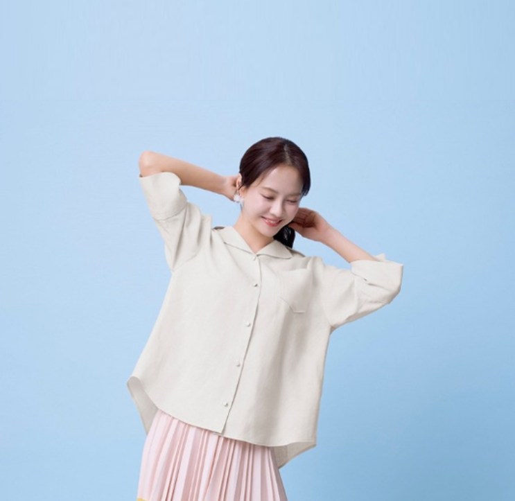  난리난 여름 필수템! 린넨 소재의 셔츠 화이트 블라우스 코디 살펴보기 w. 송지효