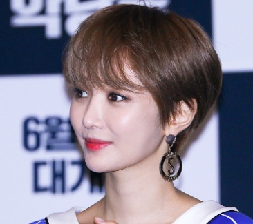 여자 숏단발 연예인 하면 떠오르는 <b>고준희</b> 샤넬 클래식 미듐... 