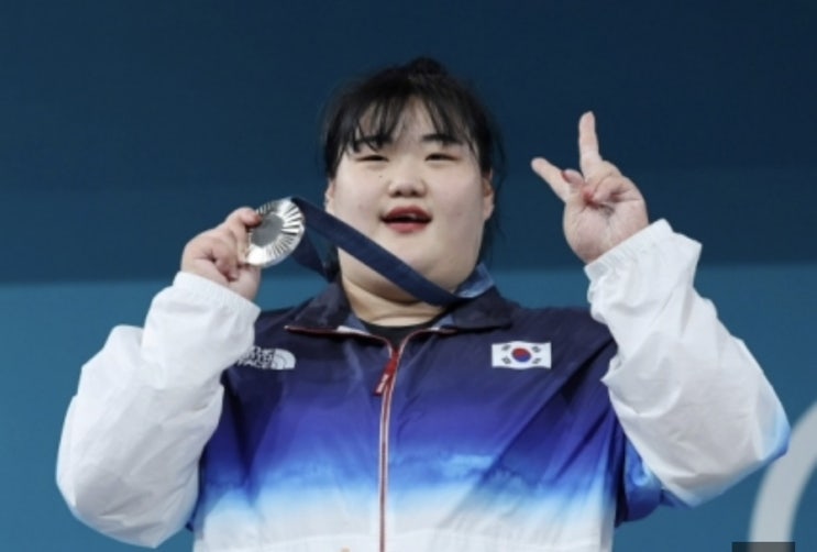 여자 <b>역도</b> 경기 넘 유쾌 ️
