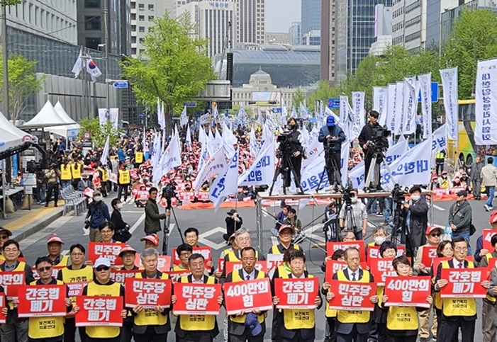 <b>간호법</b> 이달중 <b>국회</b> 통과 전망…<b>의협</b> 책임론 의료계 초비상