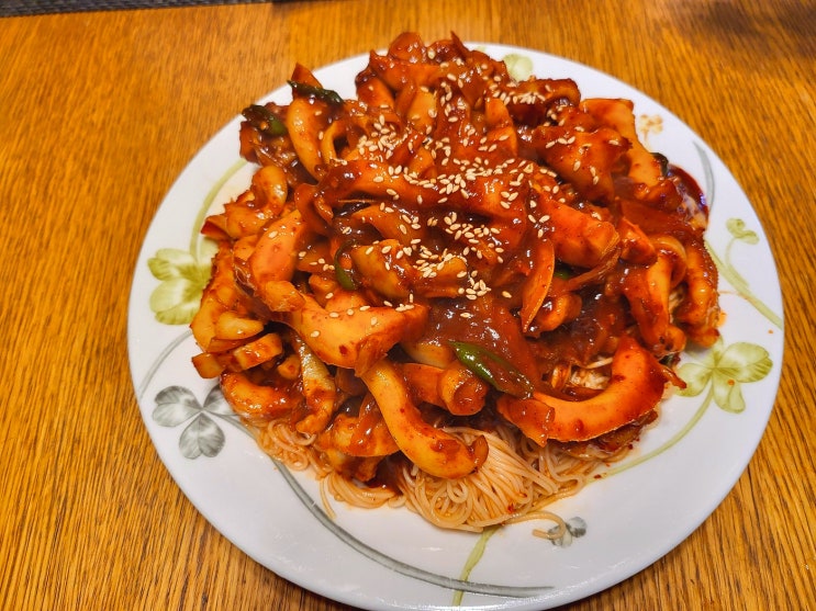  집밥은 역쉬 개엄마표 가 쵝오~    갑오징어볶음 은 소면사리 필수