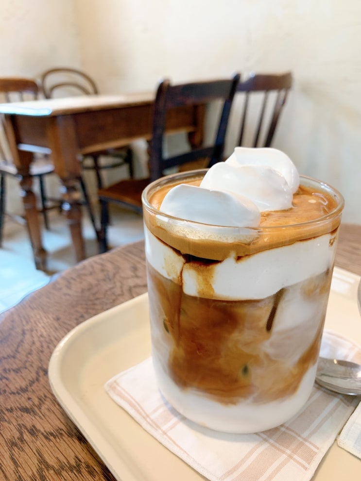  안양 동편마을 크림커피 맛집 감성 카페 우디드커피 내돈내산