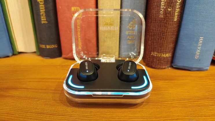 블링블링 LED 아이리버 IHT-SP31 묵직한 저음이 매력적인 블루투스 이어폰 입니다 블링블링 LED 아이리버 IHT-SP31 묵직한 저음이 매력적인 블루투스 이어폰 입니다
