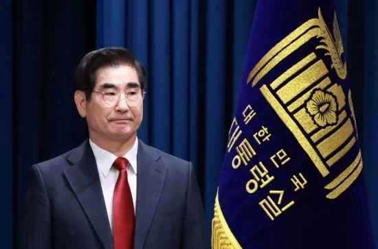 <b>김용현</b>은 누군데 국방부 <b>장관</b>이 된 걸까? 그리고 왜 하필... 