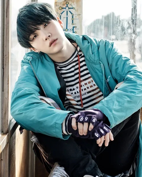 BTS <b>민윤기</b> <b>슈가</b> 군 복무교육 때 잠만잤다 목격담 복무태만... 