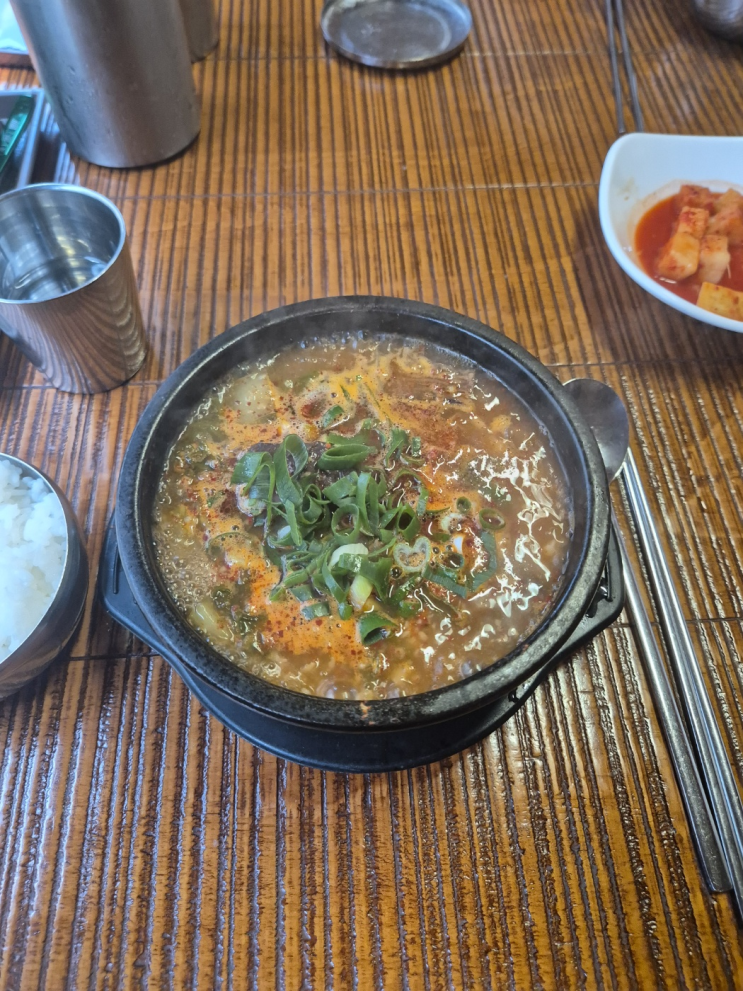  [강남구 삼성동] 전우소고기해장국 (삼성역에서 단돈 1만원이지만 타협 없이 실한 한우 해장국)