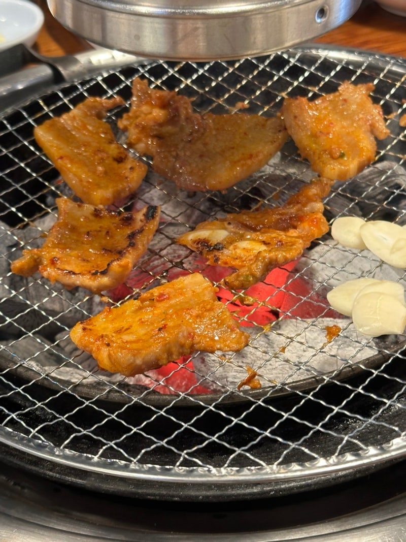 [강원도/홍천] 비발디파크 오션월드 근처 고추장 삼겹살 맛집 “홍천양지말 화로구이” (애....