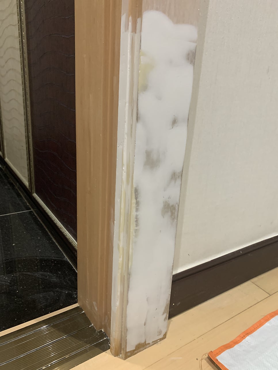 뜯어진 문틀시트지 보수복원전문