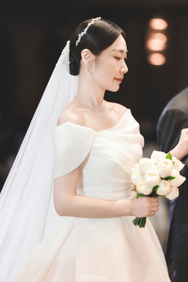  여의도 루나미엘레 결혼식 사진입니다. [나인포토스냅] 컨벤션홀 / 서울 본식 스냅