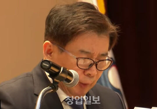 <b>유철환</b> 권익<b>위원장</b>, 삼일학원 이사장직 수행하면서 "본인이... 