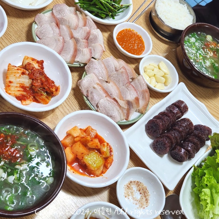  밀양맛집 밀양돼지국밥 주차 수육백반 순대 먹어 본 솔직 후기