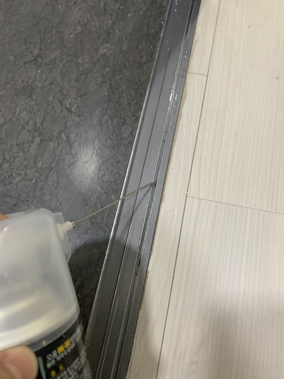 동탄 중문수리 뻑뻑한 바퀴수리