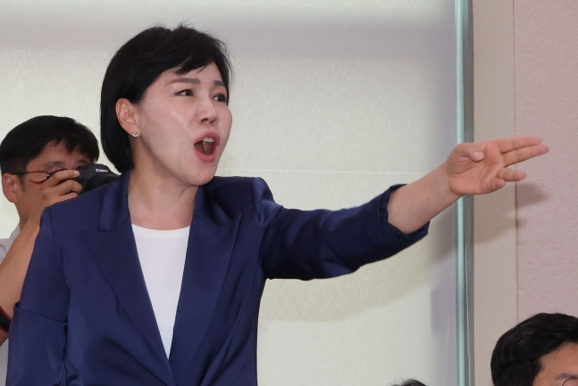 <b>전현희</b> “김건희는 <b>살인자</b>” 막말, 아수라장 된 청문회