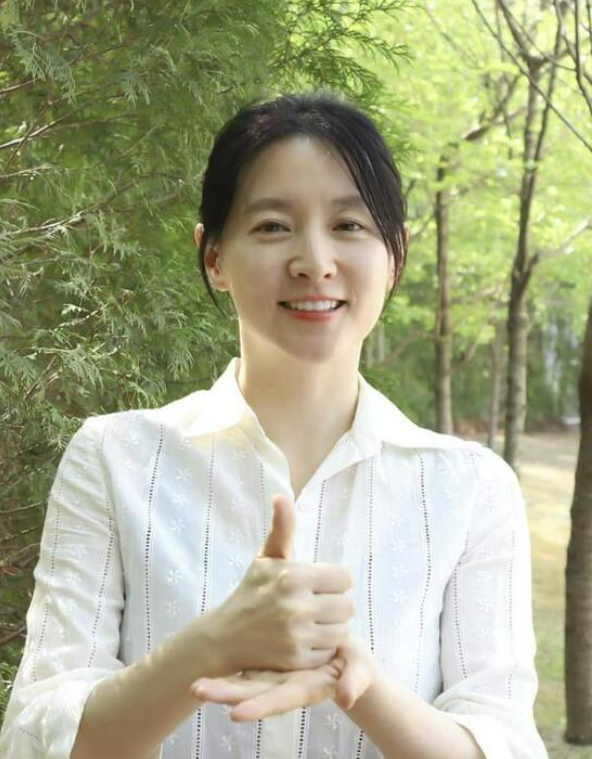 <b>이영애</b>, 광복절 맞아 강제동원 피해자 재단에 1억원 <b>기부</b>