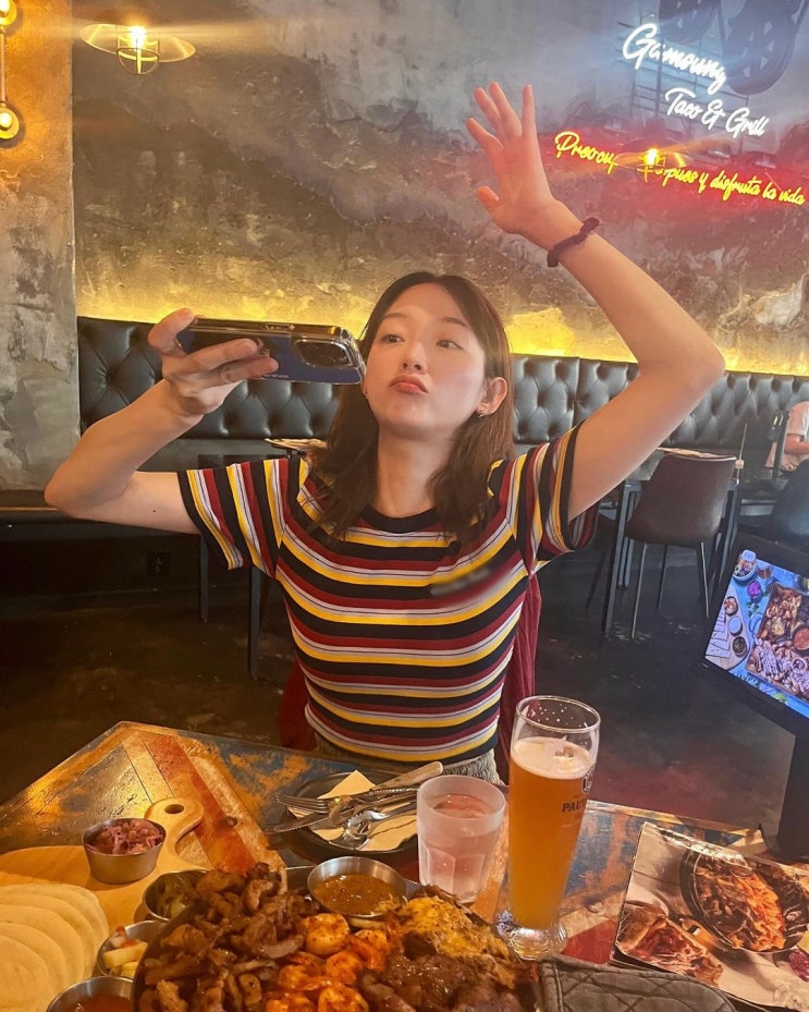  배우 이유미 인스타그램 패션 코디 오버듀플레어 스트라이프 반팔 티셔츠 추천!