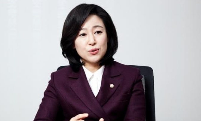 <b>황보승희</b> 전 의원, 내연남에게 불법 <b>정치자금</b> 수수로 집행유예