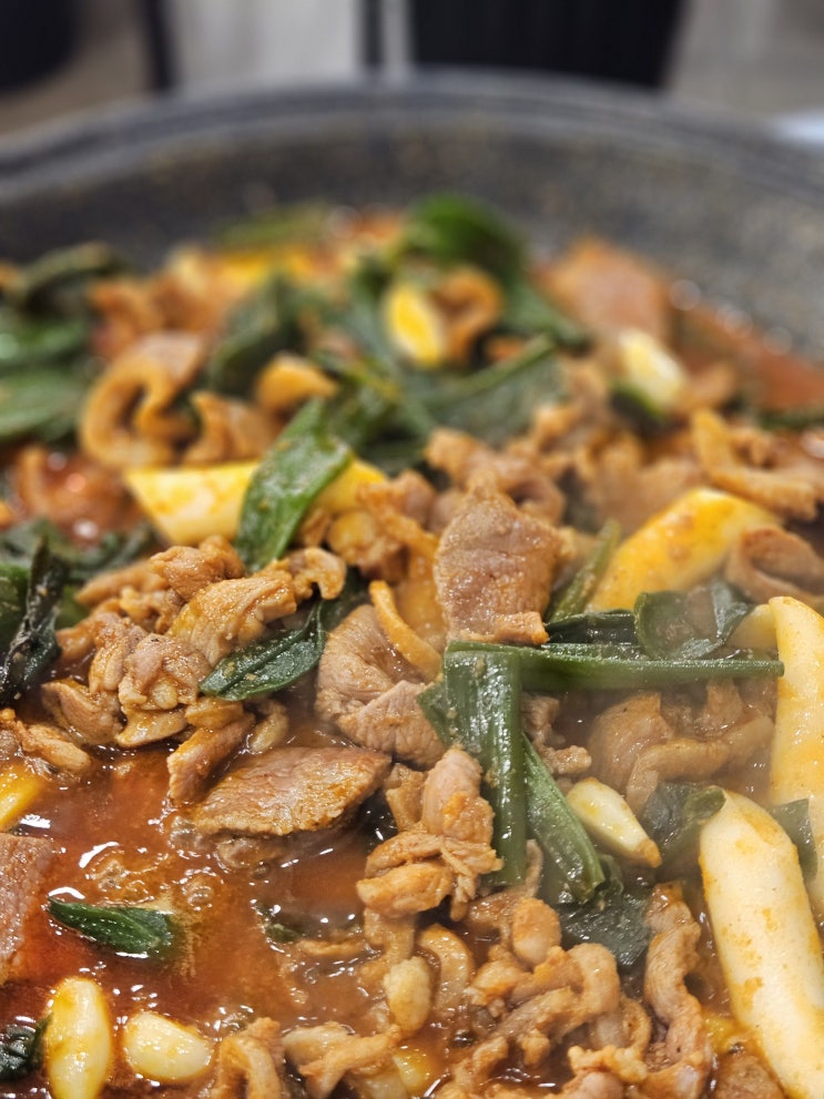  사당, 통마늘에 매콤한 오리 주물럭에 시원한 아이스크림까지 주물럭 맛집 '나오리 주물럭'