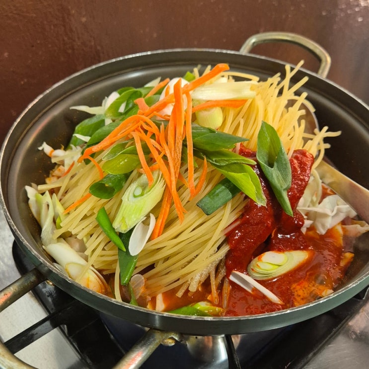  봉천역 맛나분식 즉석떡볶이 1인분에 쫄면추가 혼밥 혼자 떡볶이