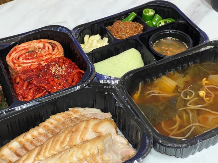 깔끔한 신림맛집 정담은보쌈 배달로 야들야들한 보쌈 한쌈