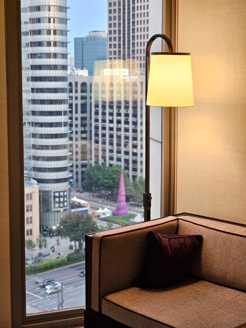 포시즌스 서울 디럭스 룸 - 국내 최고의 호캉스 경험 (+찰스 H 바, 더 마켓 키친 조식, 시그니엘과 비교) : 네이버 블로그, image size:800x1067