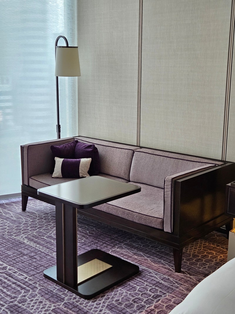 포시즌스 서울 디럭스 룸 - 국내 최고의 호캉스 경험 (+찰스 H 바, 더 마켓 키친 조식, 시그니엘과 비교) : 네이버 블로그, image size:800x1067