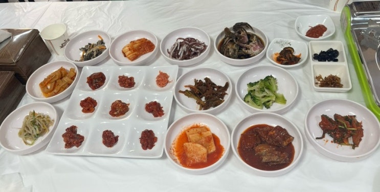 전라도 부안 변산반도 허영만의 백반기행 곰소항 젓갈백반, 갈치조림 맛집: 곰소 아리랑식당