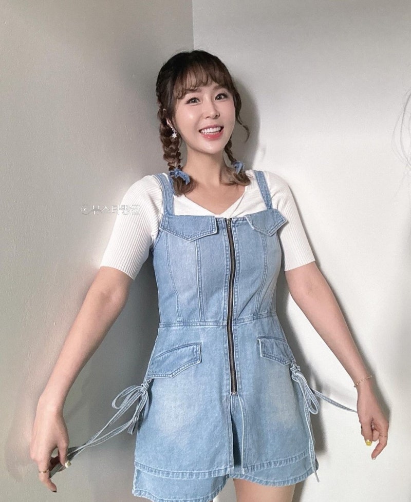 플라스틱아일랜드 티셔츠 코요태 신지 스퀘어넥 니트 풀오버