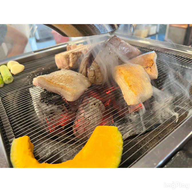  대전 괴정동 맛집, 근돈에서 즐긴 푸짐한 삼겹살 모듬 세트 후기 김치찌개 기본 찬으로 나오는데 맛도리!