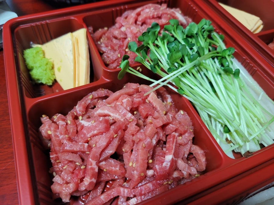 섭이네육회 사진 3