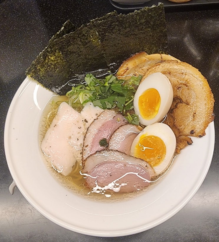  멘쇼쿠라멘 - 끝내주는 '풀토핑라멘'? 신사역 근처 잠원동 강남 라멘맛집!