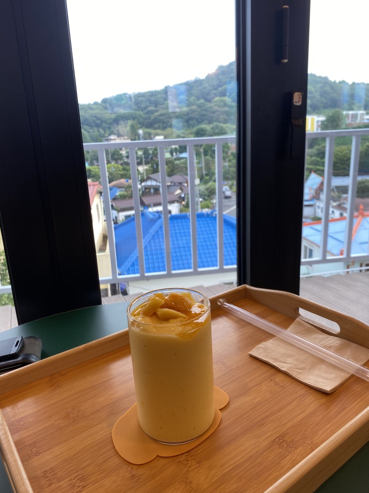  군산 말랭이카페 말랭이마을 전경이 보이는 군산신상카페 군산월명동근처카페