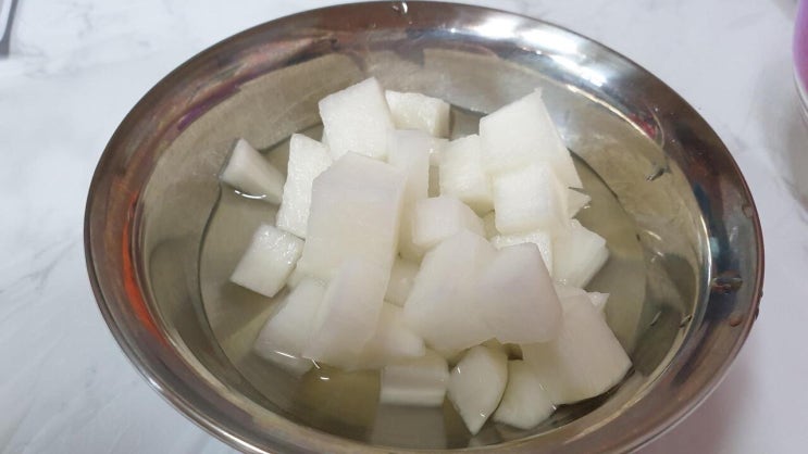  닭 백숙 식감과 맛이나는 통닭, 마루통닭 / 울릉도 / 2020.9