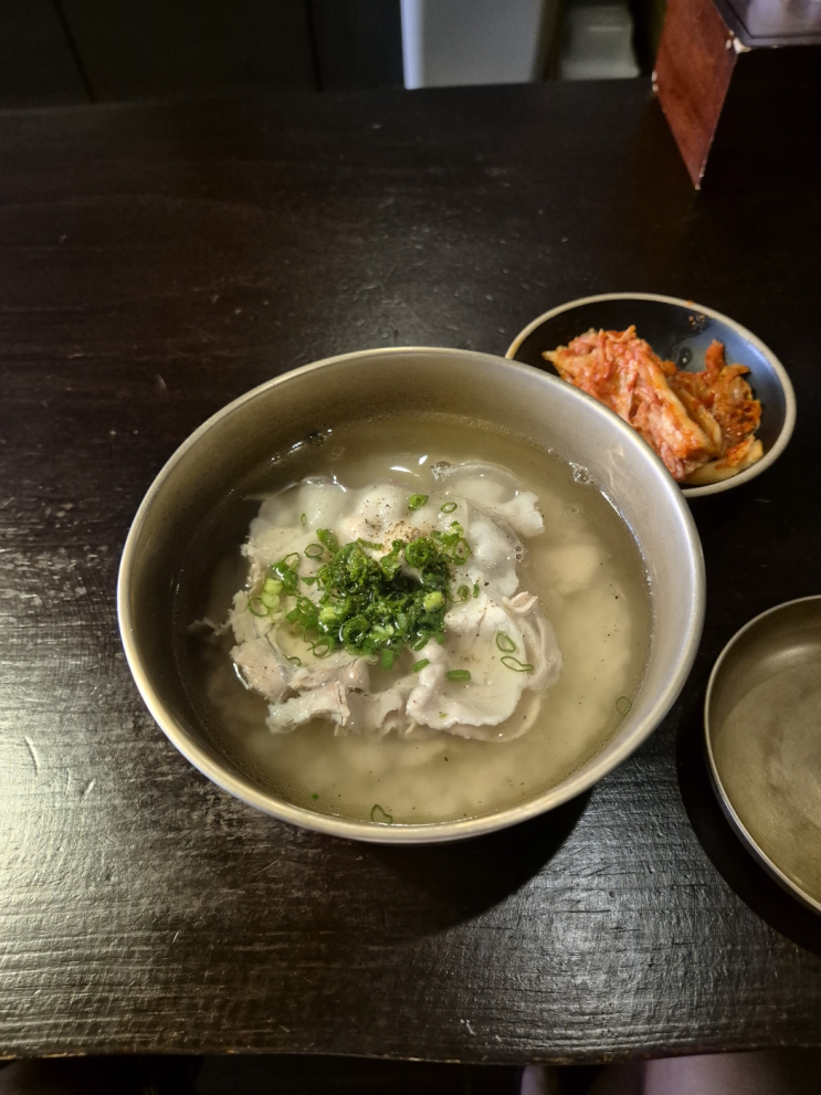  [강남구 역삼동] 동봉관 ((구) 옥동식 역삼점, 돼지곰탕 붐의 시작을 같이 한 1세대 돼지곰탕집)