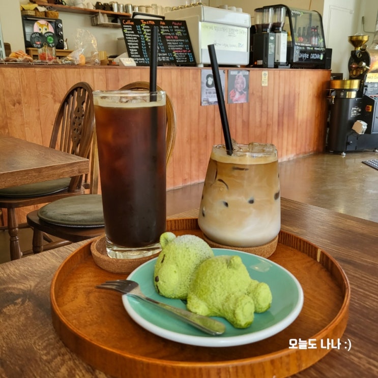  [백석역 카페] 곰돌이가 누워있는 카페?! 백석역 디저트 맛집 카페 리리피프