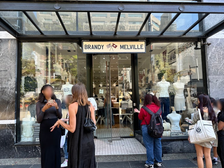  Brandy Melville 브랜디멜빌 캐나다 기념품 쇼핑 모자부터 바지까지