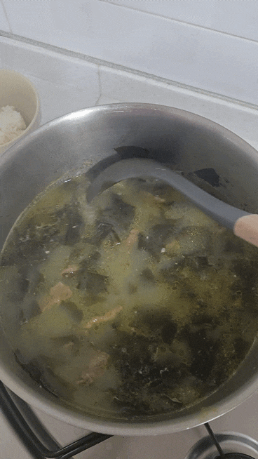  오늘 우리시우 생일한우 양지 소고기 미역국 맛있게 끓이는법 사골소고기미역국 레시피
