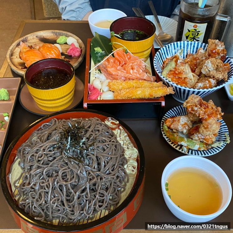  [신논현역밥집] 깔끔하게 식사하기 좋은 일식 덮밥, 초밥 맛집- '연하동'