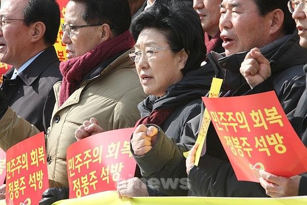 <b>정봉주</b> 대통령 <b>이재명</b>, 민주정치의 격랑, <b>정봉주</b>의 <b>이재명</b>에... 