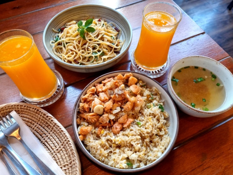  치앙마이샹그릴라호텔근처맛집 치앙마이아스트라콘도 브런치맛집 Choei cafe and bistro