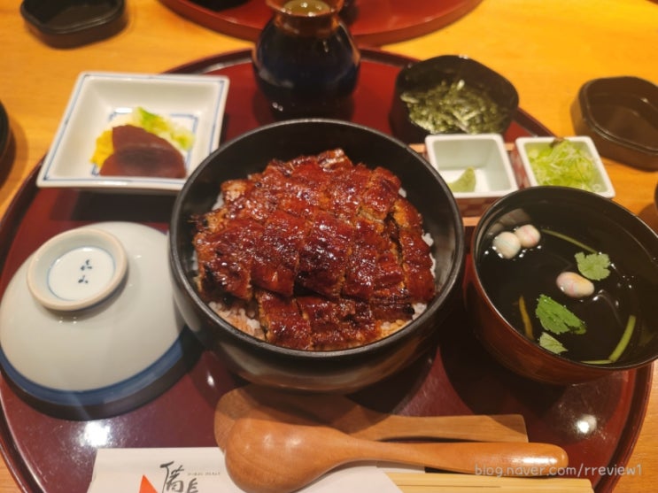  후쿠오카 2박 3일 여행후기 1편(+아시아나항공, 기내식, 장어덮밥 맛집 히츠마부시 빈쵸 등 포함)