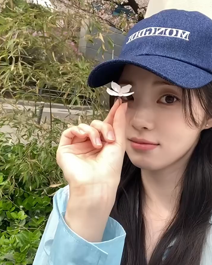  여름 강한 햇살을 가려줄 여자 야구 모자 종류로 연예인들도 편하게 쓰는 몽돌 여성 볼캡 추천 ft. 신시아