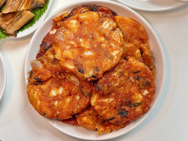  맛없는 시판 김치로 우렁이 김치전 맛있게 만드는 방법