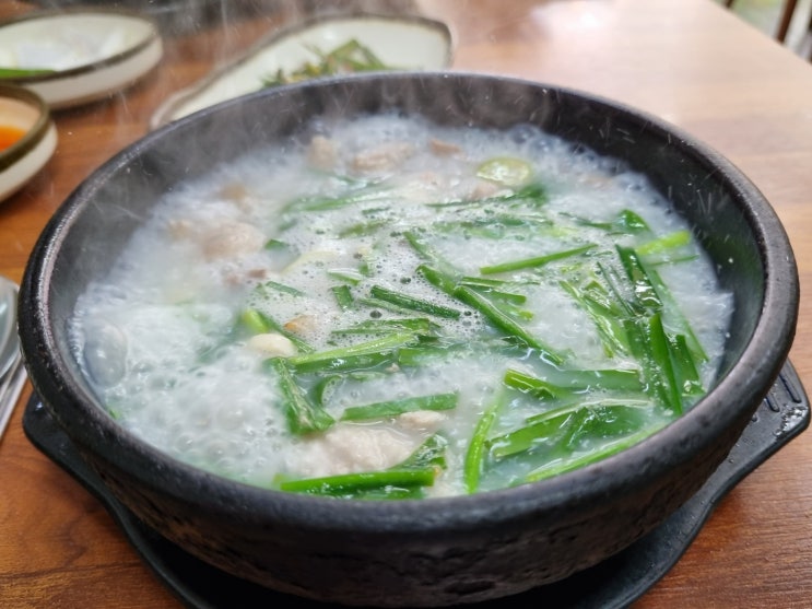  개인적으로 구미에서 제일 맛나다 생각하는 국밥집 장수돼지국밥