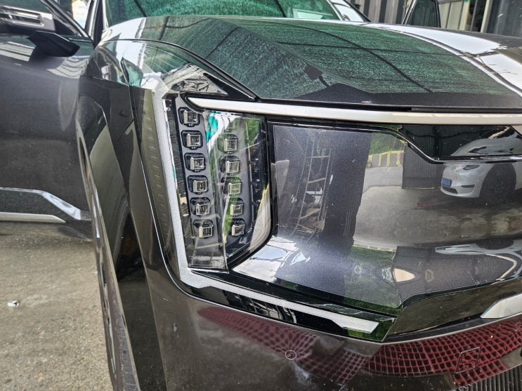  김포 풍무동 장마철  궂은 날씨로 인하여 케어 받지 못한 2023 기아 전기차 대형 SUV EV9 실내 세차