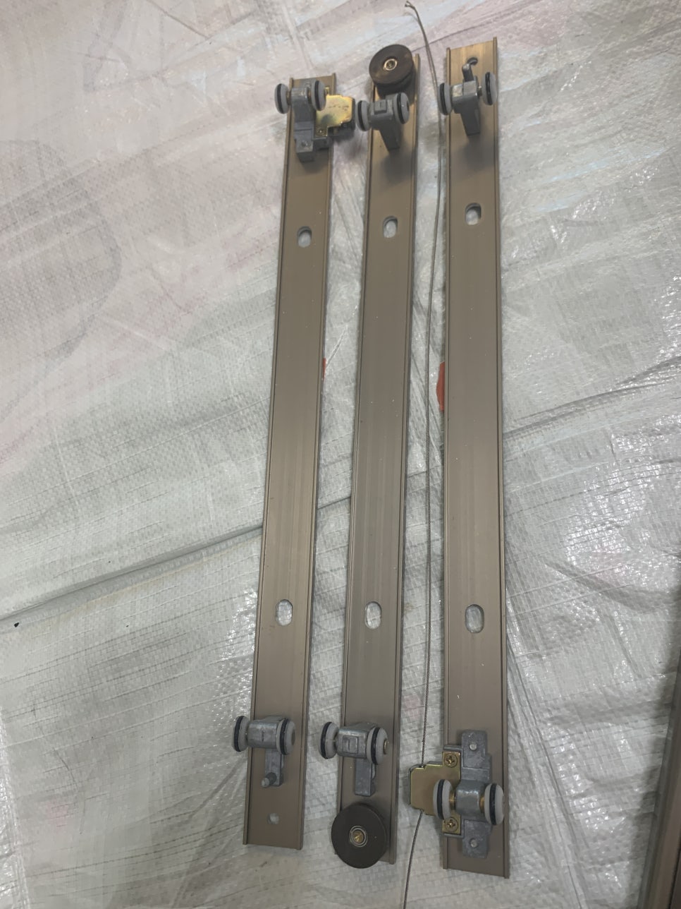 수원영통 3연동중문 도어분리고장 와이어수리