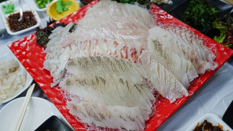  봉포항회센터 맛집 금강산활어 4인 15만원의 행복. 아름다운 바다뷰는 보너스!!