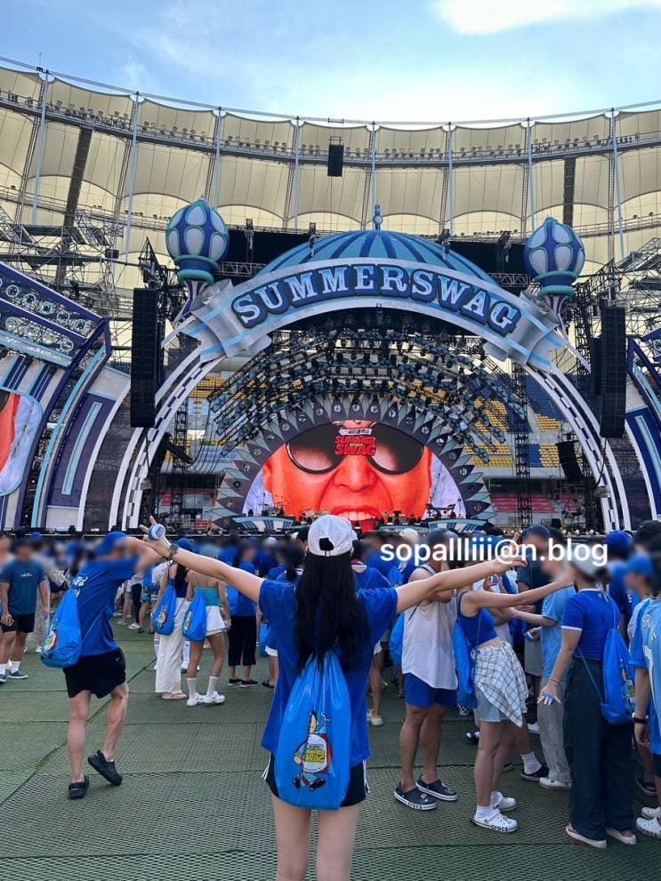  [콘서트] 2024 싸이 흠뻑쇼 부산-Summer swag | 스탠딩 가구역 1200번대 아쉬웠던 후기, 물품보관소, 흠뻑쇼 커플티 | 내돈내산