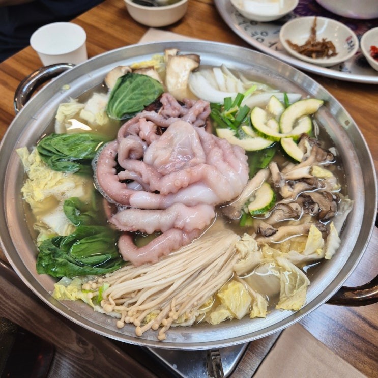  부천 범박동 맛집 오봉집-보쌈 먹으러 갔다가 낙지볶음이랑 연포탕 맛에 놀란 곳