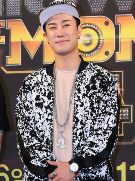 <b>래퍼</b> 산이 <b>특수폭행</b> 혐의 <b>입건</b> 지난달 28일 마포구 공원에서... 