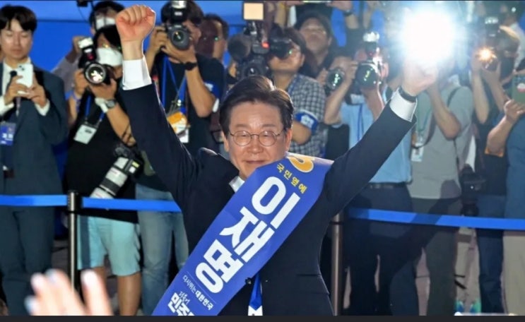 수석<b>최고</b>는 <b>김민석</b>, 신임 지도부 현충원 참배, 첫 <b>최고위원</b>... 